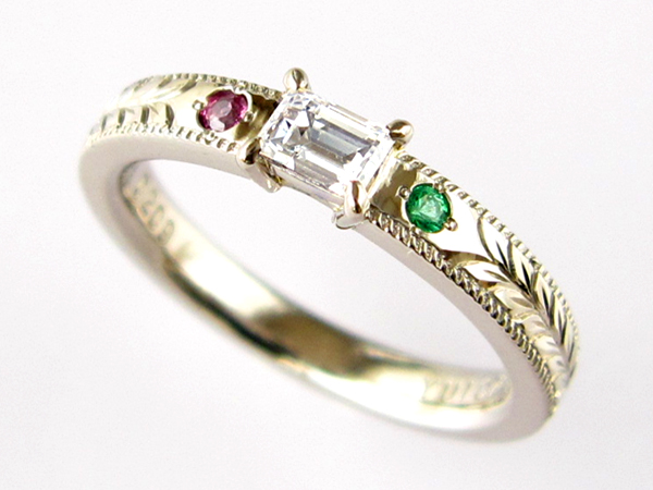 シャンパンゴールドの婚約指輪(エンゲージリング)