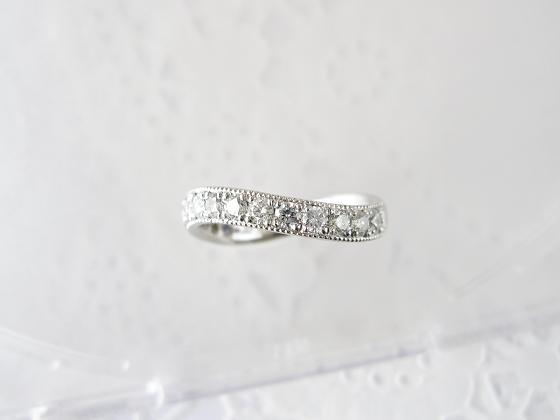 フルエタニティの婚約指輪(エンゲージリング)