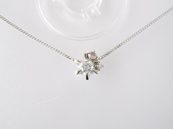 立て爪活用ペンダント・ピンクダイヤ入り