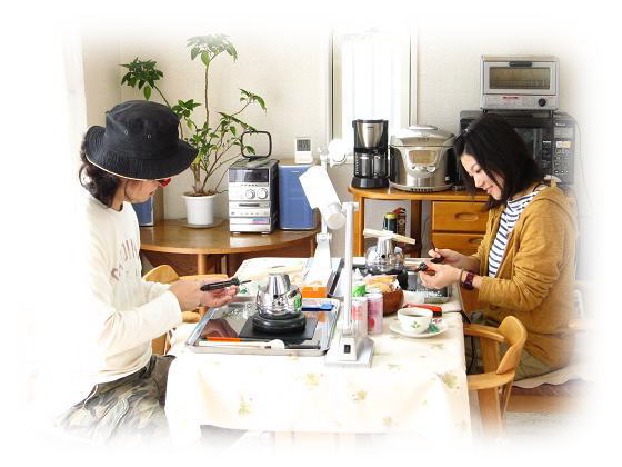 お二人で並んで楽しく手作りします